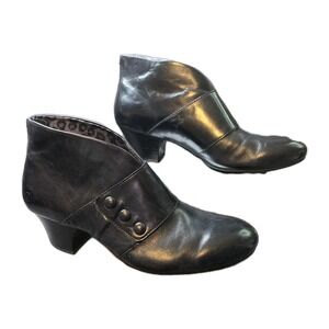Born "Jessen" Leather Ankle Boot Size 8.5 Black